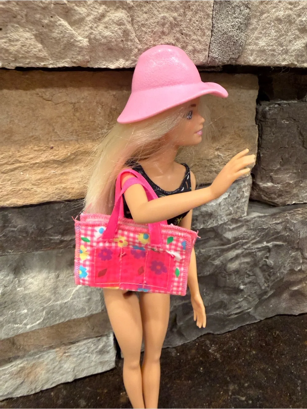 Barbie Vinatge pink beach hat & bag